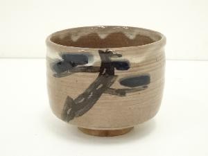 灰釉松絵茶碗
